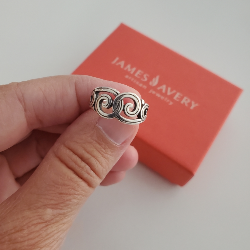 Retired James Avery Gentle Wave Ring